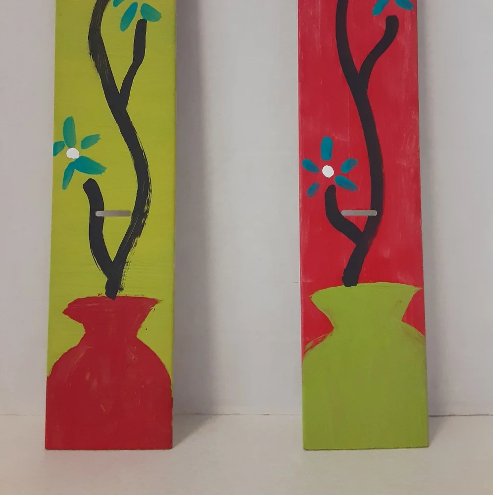 HANDPAINTED VASE AND FLOWER SET